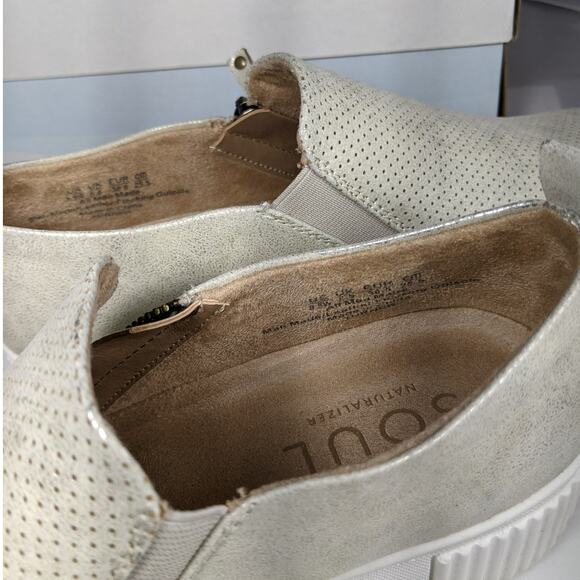 Naturalizer SOUL Turner Slip On Sneaker soft gold faux leather - Picture 6 of 8